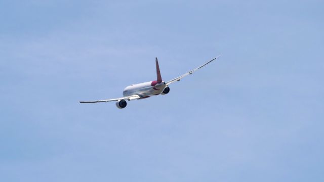 BOEING 777-300ER (VT-AEO)
