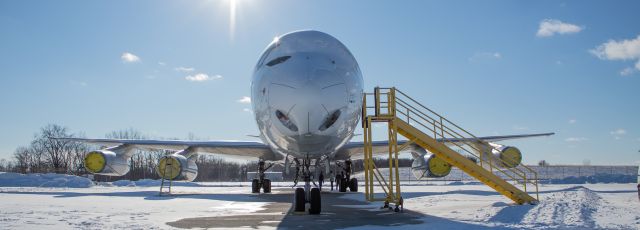 N865F — - A head to head shot with N865F while its sitting on the Kalitta ramp.