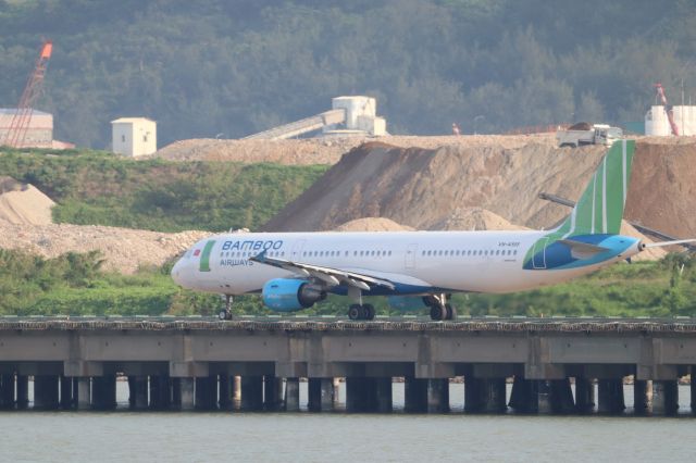 VN-A585 —