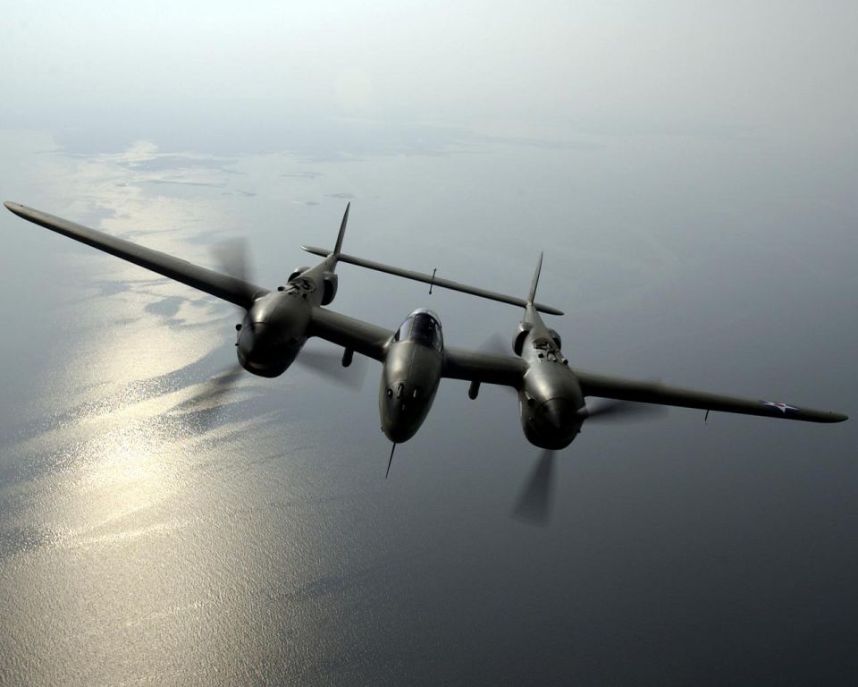 Lockheed P-38 Lightning —