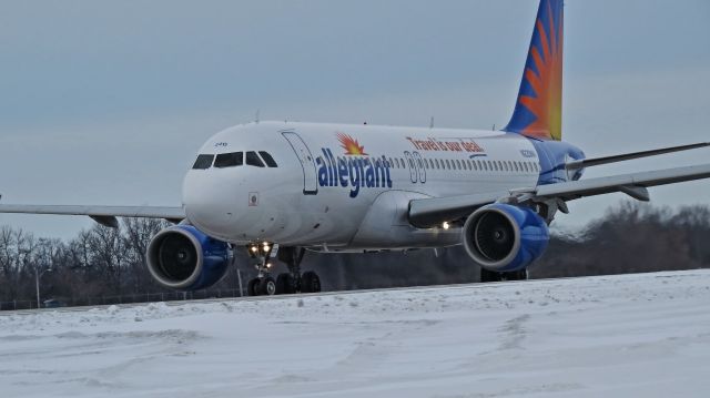 Airbus A320 (N220NV) - One of new to Allegiant, A320s