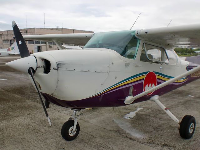 Cessna Skyhawk (N733SN)