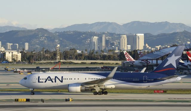 BOEING 767-300 (CC-CXF) - Arrived at LAX on 25L