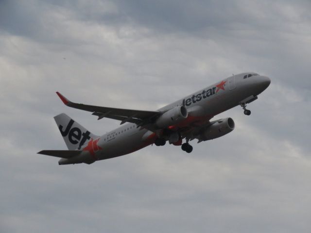 Airbus A320 (VH-VFO)