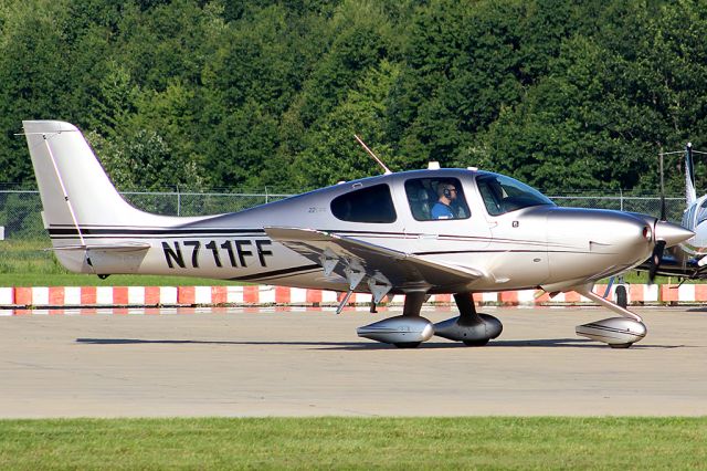 Cirrus SR-22 (N711FF)