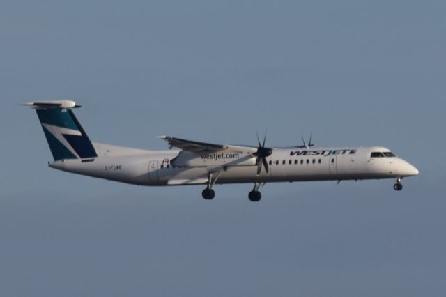 de Havilland Dash 8-400 (C-FUWE)