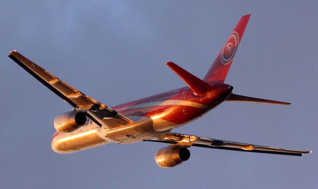 Boeing 757-200 (YV-450T)
