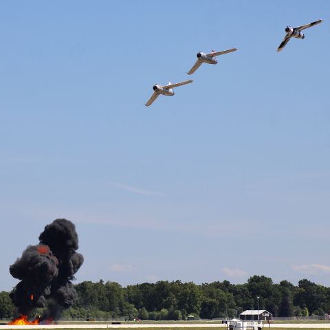 MIKOYAN MiG-17 (N1713P) - The MiG-17 trio in formation on a faux bomb run. br /br /7/28/23