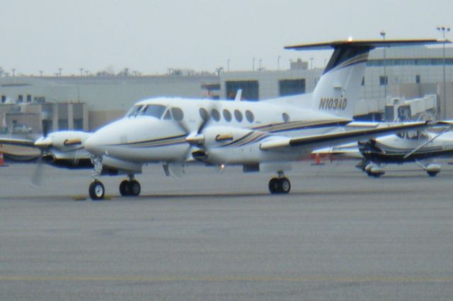 Beechcraft Super King Air 300 (N103AD)