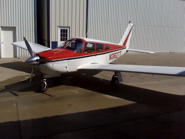 Piper Cherokee Arrow (N3827T)