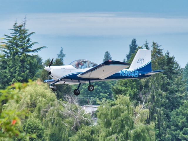 Vans RV-12 (N954B) - Landing at Renton Municipal Airport, Renton, Washington.