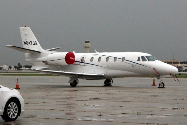 Cessna Citation Excel/XLS (N847JS) - Recently arrived from KSRQ on 31-Jul-15.