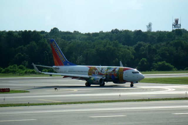 Boeing 737-700 (N945WN) - Southwest "Florida One" at BWI