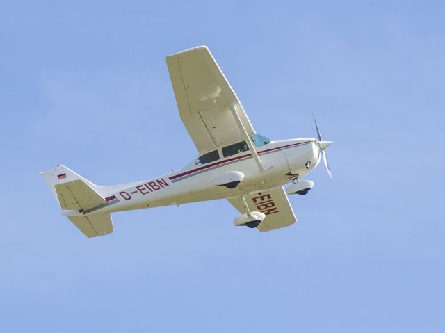 Cessna Skyhawk (D-EIBN) - Departure runway 08 at Aschaffenburg, Germany. 12 MAY 2020.