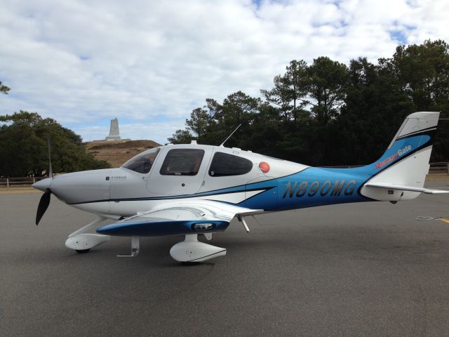 Cirrus SR-22 (N890MG)