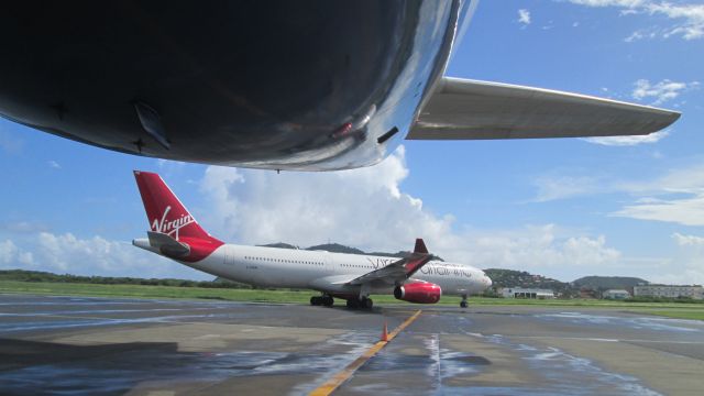 Airbus A330-300 (G-VGEM)