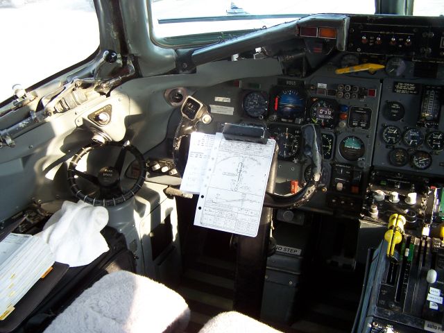 Douglas DC-9-10 (N191US) - Pilots yoke on a USA Jet DC-9-10 at KPIB, Hattiesburg-Laurel Regl