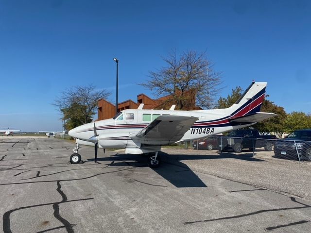 Beechcraft Queen Air (65) (N104BA)