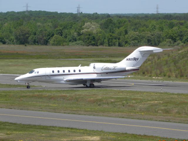 Cessna Citation X (EJA920) - N920QS clearing 32 at KBLM