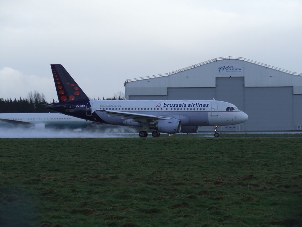 Airbus A320 (OO-SSK)