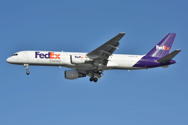 Boeing 757-200 (N792FD) - 23-L 03-01-23