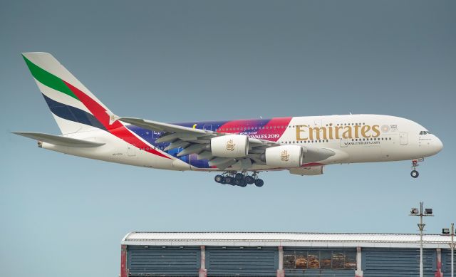 Airbus A380-800 (A6-EOH)