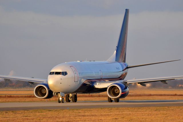 Boeing 737-700 (P4-LIG)