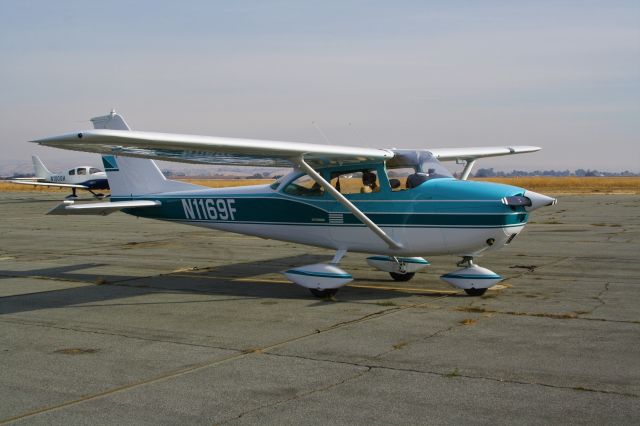 Cessna Skyhawk (N1169F)