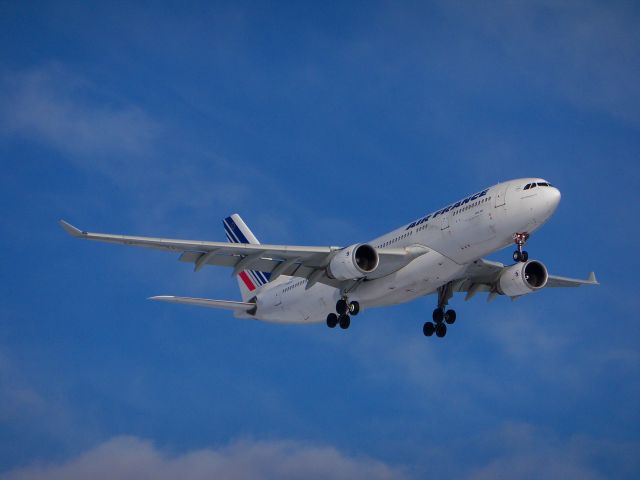 Airbus A330 (F-GZCA) - Air France heavy arriving at Detroit Metro Airport on a fair weather winter afternoon.