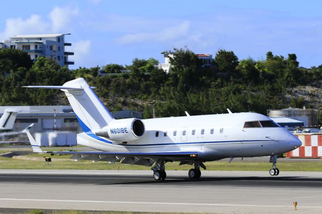 Canadair Challenger (N601BE) - N601BE landing at TNCM St Maarten