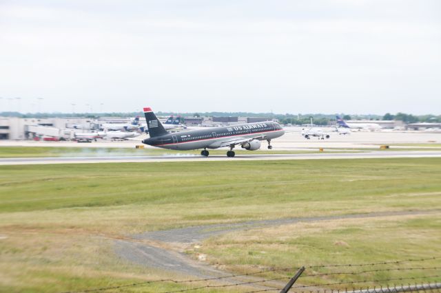 Airbus A321 (N183UW)