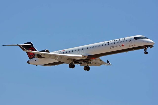 Canadair Regional Jet CRJ-900 (C-FCJZ) - Air Canada Express Canadair CRJ-900 C-FCJZ at Phoenix Sky Harbor on July 25, 2018. 