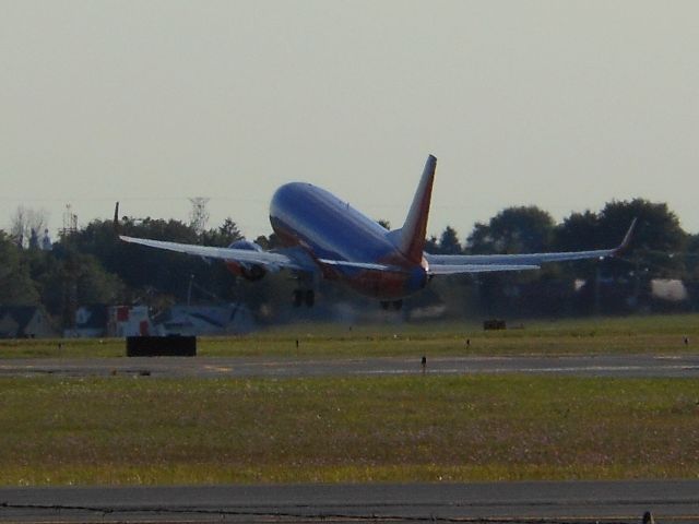 BOEING 737-300 (N652SW)