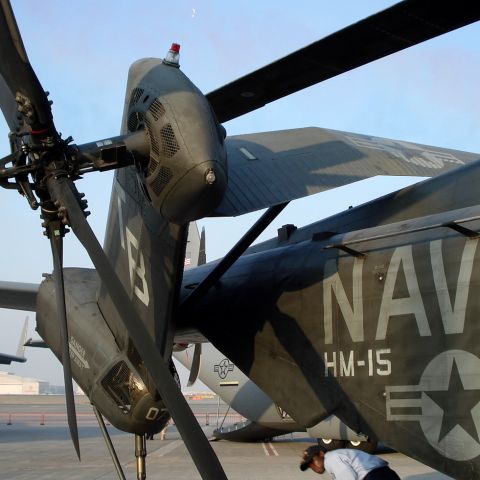 — — - F-009(Dubai Airshow07)