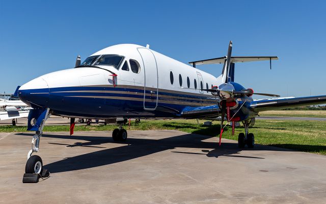 Beechcraft 1900 (LV-KLF)