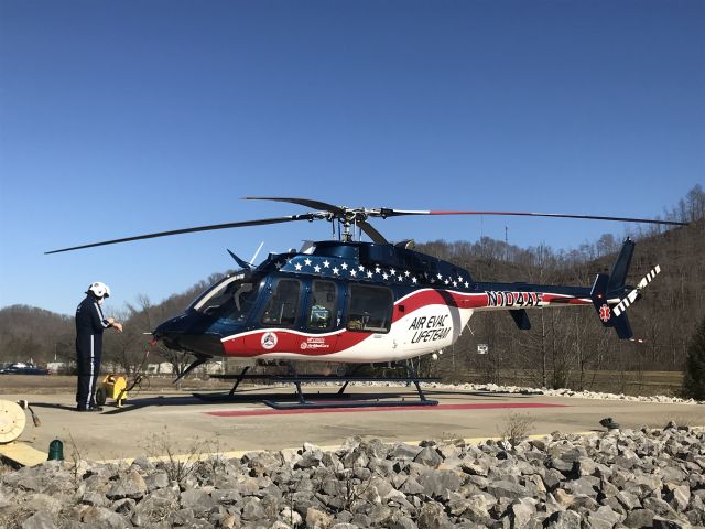 N104AE — - AE109 Manchester Kentucky Helipad 