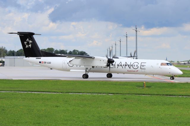 de Havilland Dash 8-400 (OE-LGO)