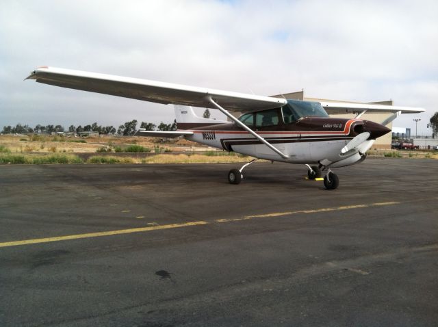 Cessna Skyhawk (N6533V)