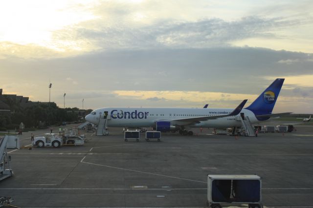 BOEING 767-200 (D-ABUF)