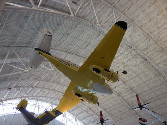 Beechcraft 18 (N522B)