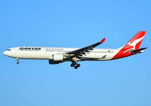 Airbus A330-300 (VH-QPA)
