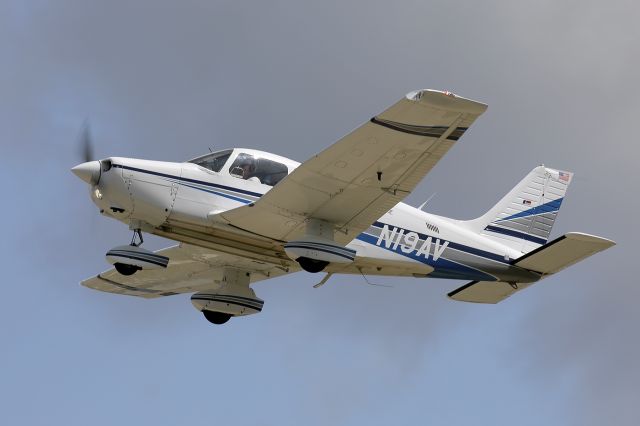 Piper Cherokee (N19AV) - Taking off 27 at Osh 2018