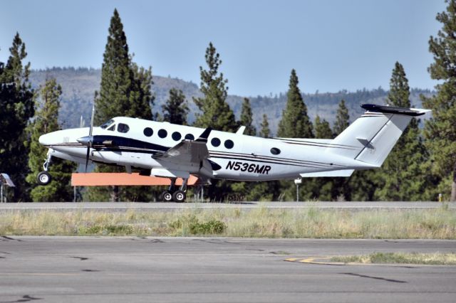 Beechcraft Super King Air 300 (N536MR)