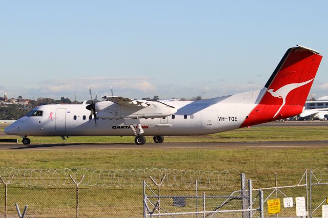 de Havilland Dash 8-300 (VH-TQE)