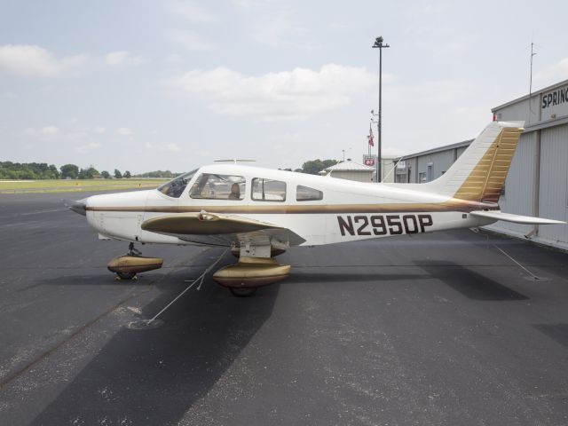 Piper Cherokee (N2950P)