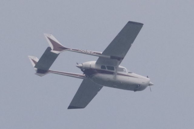 Cessna Super Skymaster (N2663S) - Flying to the Northeast from Fitchburg.