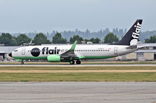 Boeing 737-800 (C-FFLC)