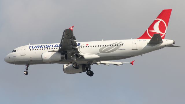 Airbus A320 (TC-JPJ)