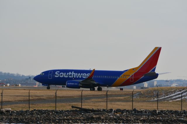 BOEING 737-300 (N640SW)