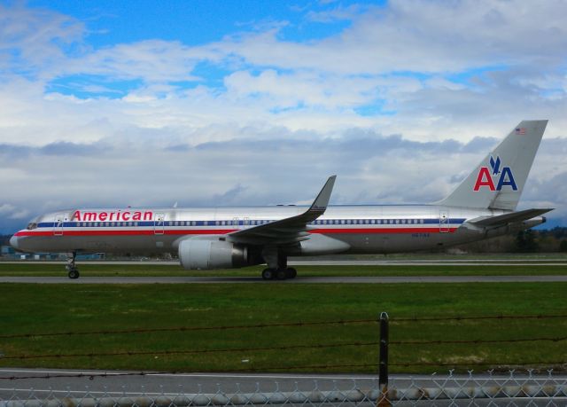 Boeing 757-200 (N671AA)